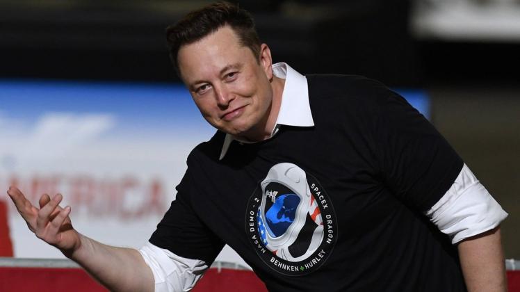 Elon Musk bringt seine Tesla-Fabrik in Grünheide immer wieder ins Gespräch.