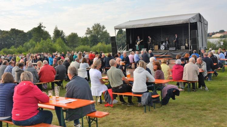Sommerkulturprogramm: Erstmals fand ein Konzert auf der Hasesee-Insel statt. Foto: Holger Schulze