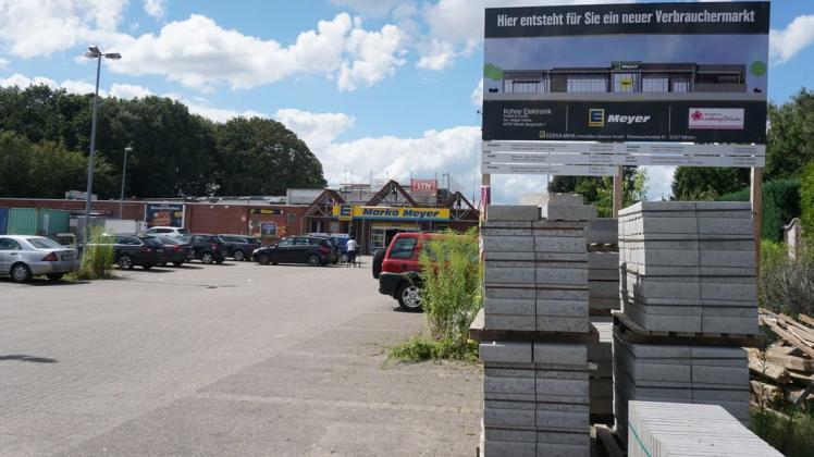 Das neue Fachmarktzentrum wird derzeit im hinteren Bereich des heutigen Supermarktes an der Sigiltrastraße gebaut. Das neue Fachmarktzentrum wird derzeit im hinteren Bereich des heutigen Supermarktes an der Sigiltrastraße gebaut.
