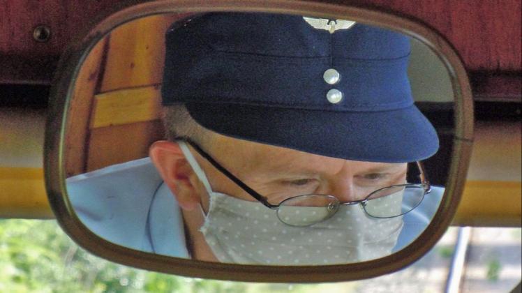 Triebwagenfahren mit Maske ist auch für den langjährigen Lokführer Torben Kluwe ein völlig neues Erlebnis