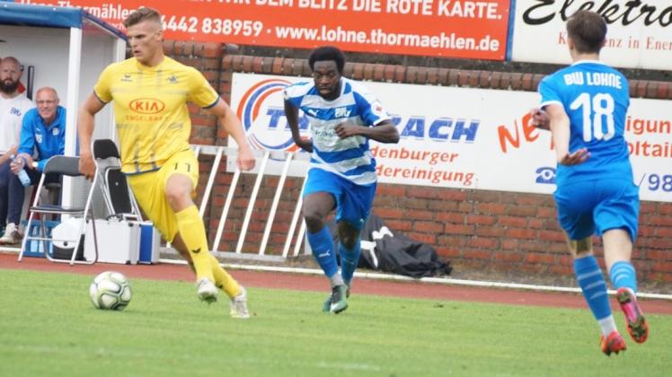 Schoss das erste Tor des SV Atlas Delmenhorst in der Saison 2020/21: Marek Janssen (links). Dennoch verlor der Regionalliga-Aufsteiger ein Testspiel beim Oberliga-Neuling BW Lohne.