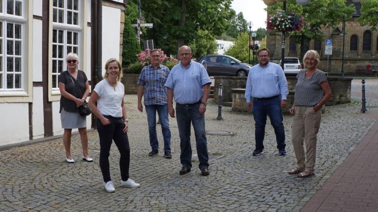 Barrierefreiheit war das Thema bei einem gemeinsamen Rundgang von SPD-Mitgliedern aus Westerkappeln mit Mettingens Bürgermeisterin Christina Rählmann. Barrierefreiheit war das Thema bei einem gemeinsamen Rundgang von SPD-Mitgliedern aus Westerkappeln mit Mettingens Bürgermeisterin Christina Rählmann.
