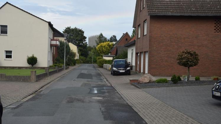 Schmal, aber für Fahrer aus dem nahe gelegenen Gewerbegebiet attraktiv: der Hörstenweg in Gesmold.