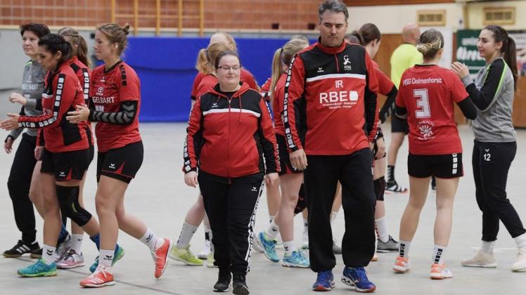 Geht mit den Handballerinnen der HSG Delmenhorst in sein drittes Jahr als Cheftrainer: Ingo Renken.