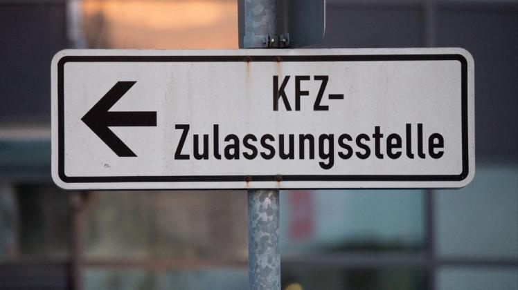 In vielen Kfz-Zulassungsstellen in Deutschland sind seit der Corona-Krise lange Wartezeiten entstanden – auch in Bramsche (Symbolfoto).