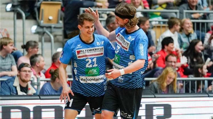 Levin Zare (Nummer 21) will auch in der kommenden Saison auf Spielminuten in der Handball-Bundesliga kommen