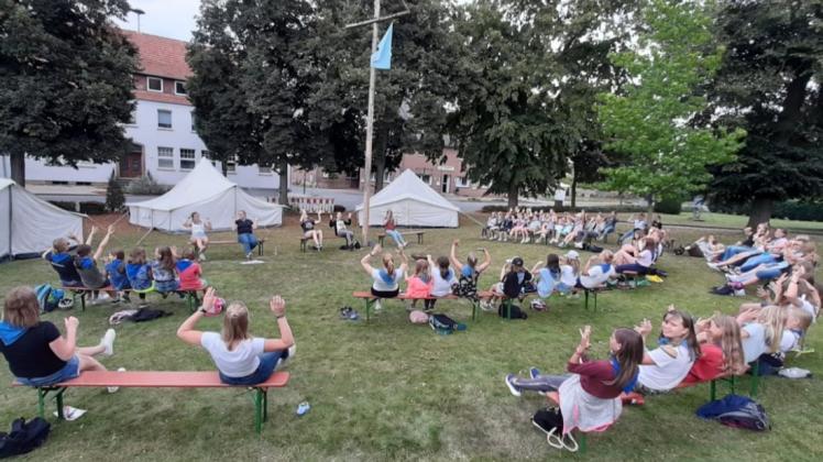 Tolle Zeit: Die 85 Teilnehmerinnen des Mädchenzeltlagers Gellenbeck hatten in der vergangenen Woche viel Spaß. Tolle Zeit: Die 85 Teilnehmerinnen des Mädchenzeltlagers Gellenbeck hatten in der vergangenen Woche viel Spaß.