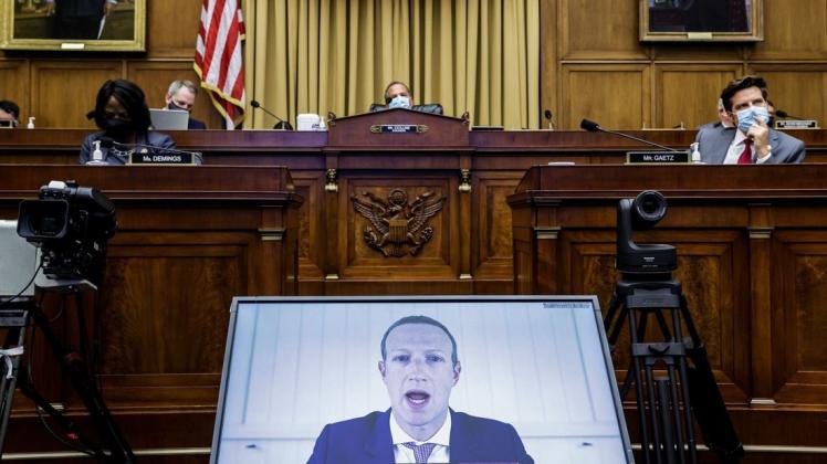 Muss per Video Rede und Antwort stehen: Facebook-Chef Mark Zuckerberg bei der Anhörung vor dem US-Kongress.