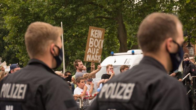 Einige dutzend Polizisten rückten am Samstag zur AfD-Veranstaltung an.