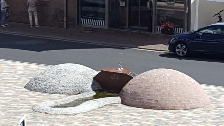 Der Brunnen in Jossgrund sorgt für Diskussionsstoff. Der Brunnen in Jossgrund sorgt für Diskussionsstoff.