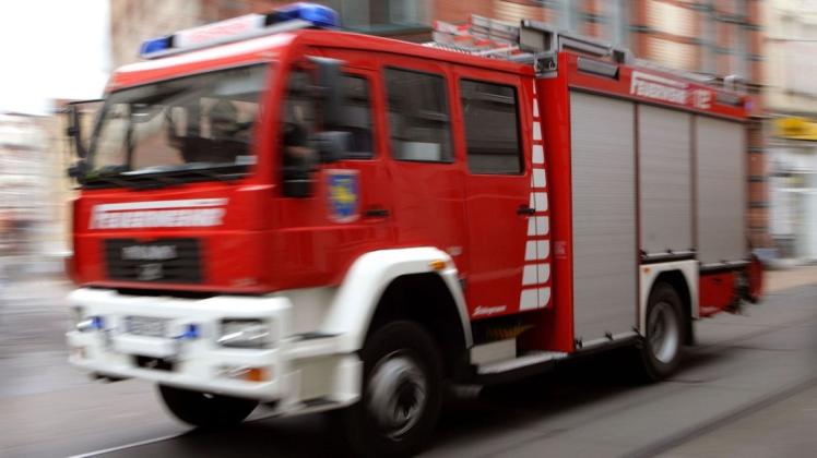 Gegen 17.15 Uhr meldete eine Anwohnerin starken Rauch im Vorwedener Weg in Rostock.
