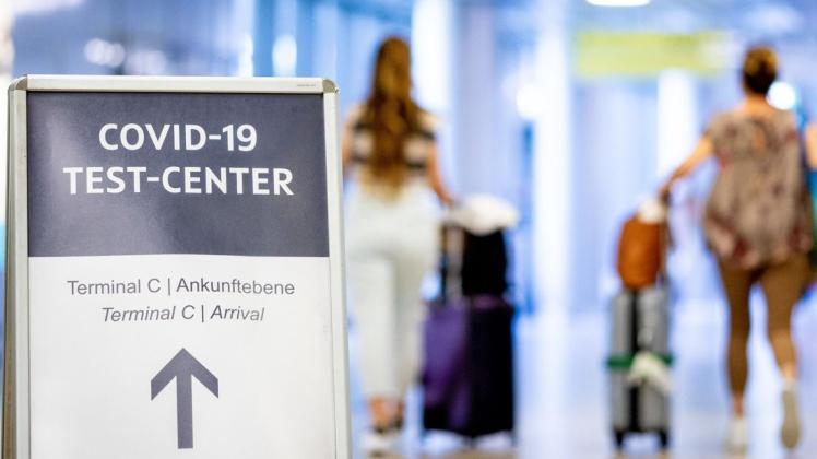 Seit dem 8. August sind nach einer Verordnung des Bundesgesundheitsministeriums Tests für Einreisende aus Risikogebieten verpflichtend.