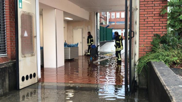 Wasser floss ins Sockelgeschoss des Krankenhauses.