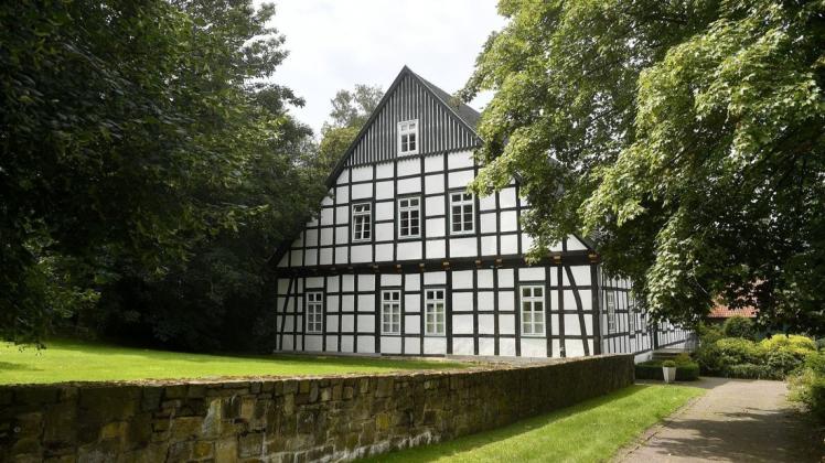 haus steuwer Das Haus Steuwer am Ludwigsweg in Bad Essen steht zum Verkauf. Nun wurden bereits erste Stimmen laut, ob hier nicht eine Kindertagessstätte untergebracht werden könnte.Denn der Bedarf an Betreuungsplätzen steigt weiter.