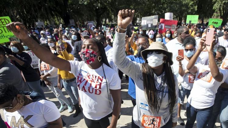 Nach der tödlichen Attacke auf einen unbewaffneten Schwarzen im US-Bundesstaat Georgia gibt es in den USA seit Monaten Proteste.