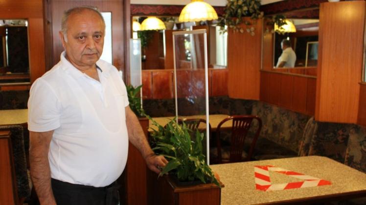 Die wochenlange Schließung hat auch Gastronom Mehmet Baz schwer getroffen.