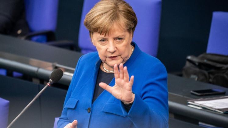 Bundeskanzlerin Angela Merkel (CDU) spricht bei der Regierungsbefragung im Bundestag.