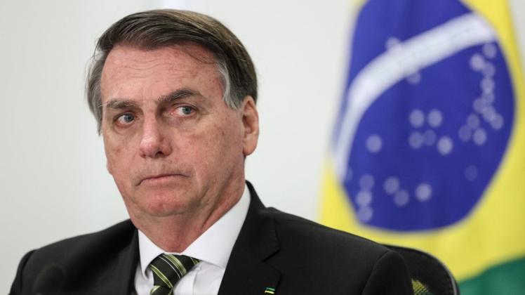 Ein Teilnehmer einer Videokonferenz mit Brasiliens Präsident Bolsonaro hat vergessen, die Kamera auszuschalten, als er eine Dusche nahm. Der Präsident schaute zu, "leider".