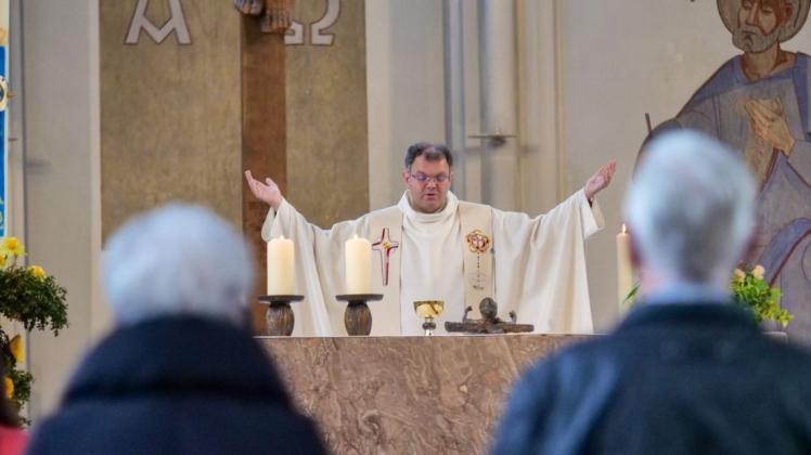 Gottesdienst-Atmosphäre unter neuen Voraussetzungen: Pfarrer Guido Wachtel lud am Wochenende zu den ersten Messen nach der Corona-Pause.