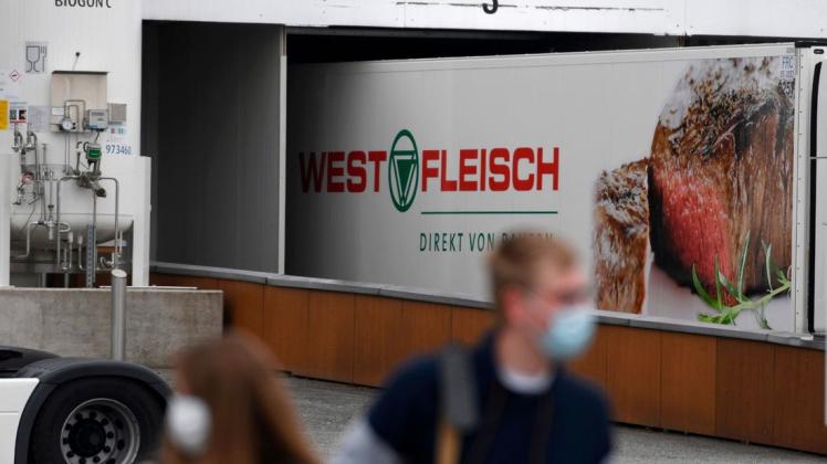 In Deutschland gibt es bei mehreren Fleischverarbeitern, dazu zählt auch Westfleisch aus NRW, zahlreiche Corona-Fälle.