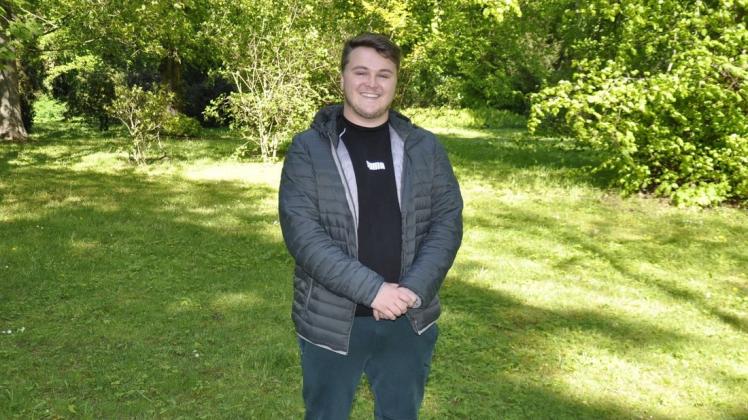 Er ist Hausaufgabenhilfe, Spielgefährte und Kumpelfigur - der 21-jährige Timo Schröter absolviert sein Freiwilliges Soziales Jahr in Rostock.