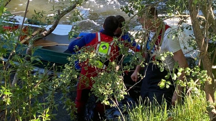 Die Feuerwehr hat am Donnerstag einen Mann aus der Hase gerettet, der mit seinem Kanu gekentert war.