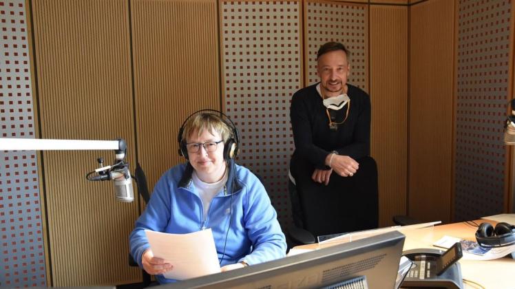 Cornelia Glindkam Cornelia Glindkamp im Studio mit Radiopastor Oliver Vorwald. Foto: Heinke Schlüter