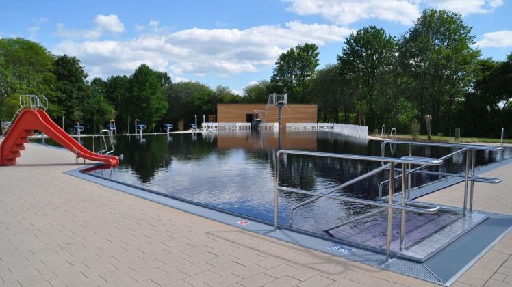 Ein gänzlich unbeschwertes Freibad-Vergnügen wird es in diesem Sommer auch im neuen Ueffelner Freibad nicht geben. Ein gänzlich unbeschwertes Freibad-Vergnügen wird es in diesem Sommer auch im neuen Ueffelner Freibad nicht geben.