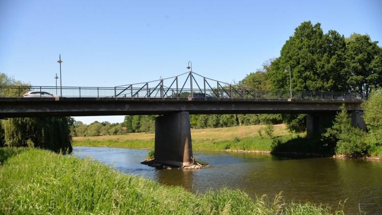 Die Emsbrücke in Schepdorf wird abgerissen und durch einen Neubau ersetzt. Die Emsbrücke in Schepdorf wird abgerissen und durch einen Neubau ersetzt.