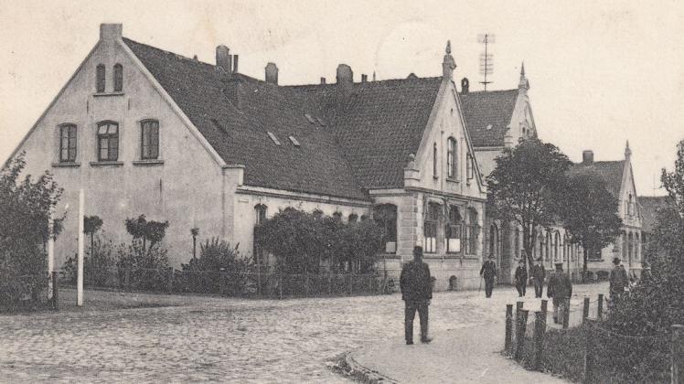 Von hier aus fuhren ab 1898 Züge nach Vechta: Der alte Delmenhorster Bahnhof in einer Postkartenansicht von 1913.