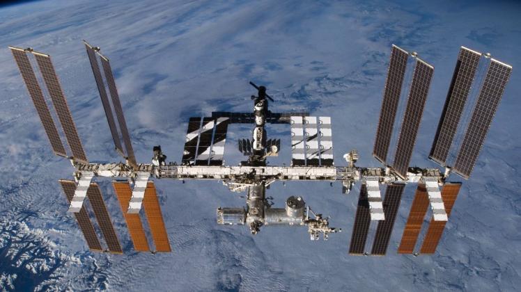 Die Internationale Raumstation (ISS) in der Erdumlaufbahn. (Archivfoto)