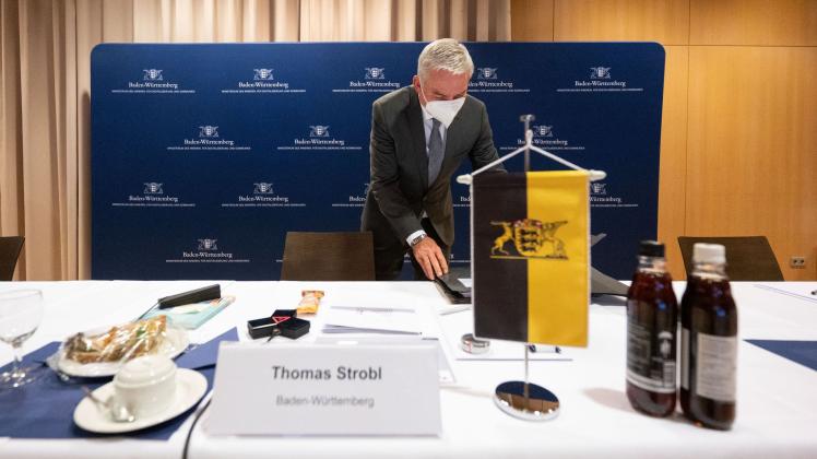 Thomas Strobl Thomas Strobl