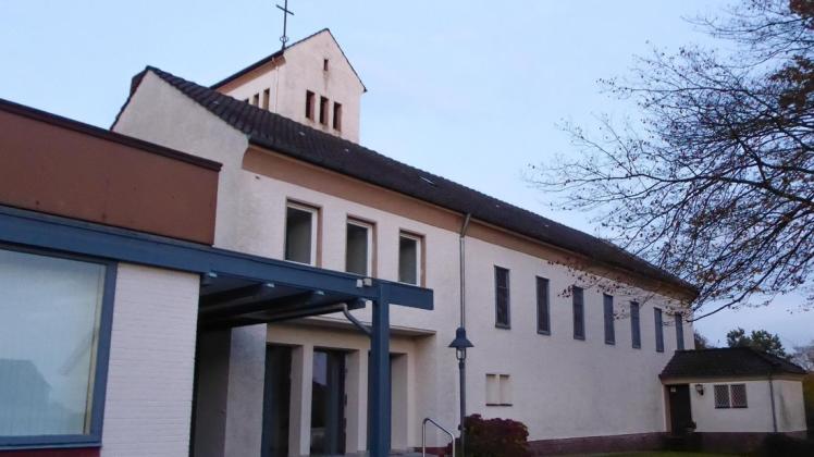Friedenskirche Lotte-Büren Am 1. März wird das Presbyterium der Bürener Friedenskirche im großen Gemeindesaal (links) für vier Jahre neu gewählt. Foto: Ursula Holtgrewe