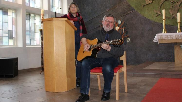 Ein Musikabend zum Thema Gospel veranstalten Pastorin Anna Riese und Charly Kampeling am Sonntag in der Erlöserkirche. Foto: Talea Norda