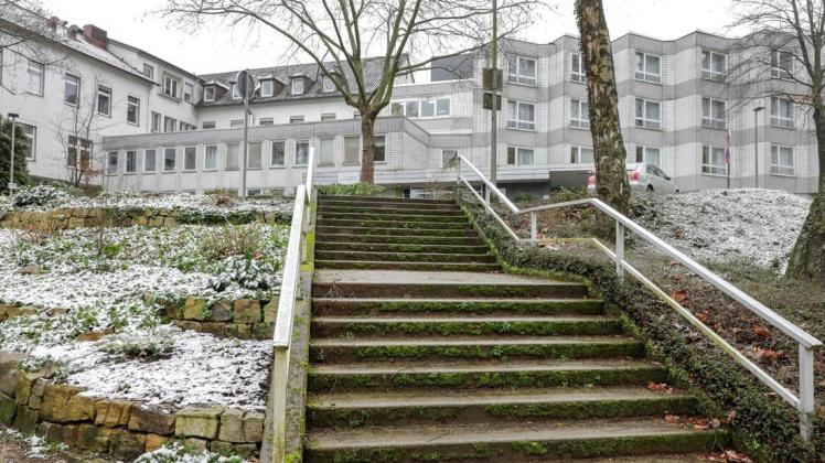 Ein Teilbereich des jetzigen &quot;Klinik am Kasinopark&quot;-Komplexes könnte nach den Vorstellungen der GMHütter Bildungsgenossenschaft als &quot;Bildungs- und Kulturzentrum&quot; genutzt werden, nachdem 2021 die geplante Verlegung von Krankenhaus und Reha-Einrichtung Möhringsburg nach Osnabrück erfolgt ist. Foto: Jörn Martens