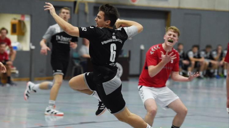 Bennet Krix ist der beste Werfer der Handball-Landesliga und eine der Stützen der HSG Grüppenbühren/Bookholzberg. Foto: Rolf Tobis Bennet Krix ist der beste Werfer der Handball-Landesliga und eine der Stützen der HSG Grüppenbühren/Bookholzberg. Foto: Rolf Tobis