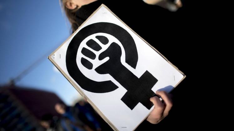 Am 7. und 8. März lädt das Frauenstreik-Bündnis Osnabrück zum internationalen Frauentag ein. Symbolbild. Foto: Stefan Boness/imago