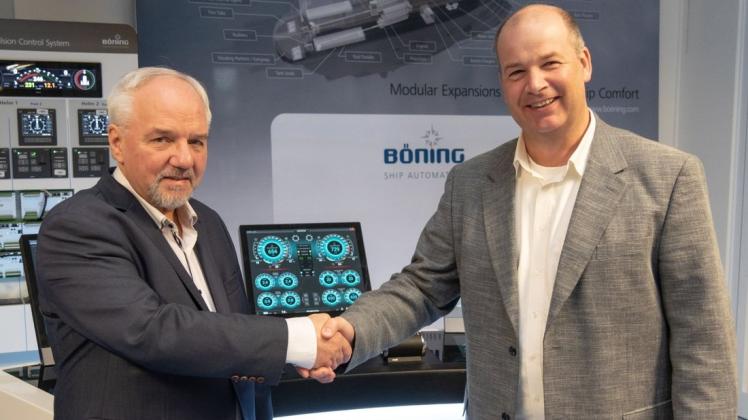 Firmengründer Günther Böning (links) hat Bernhard Jungsthöfel als neuen Geschäftsführer der Böning Automationstechnologie in Hoykenkamp mit ins Boot geholt. Foto: Marinko Vukancic