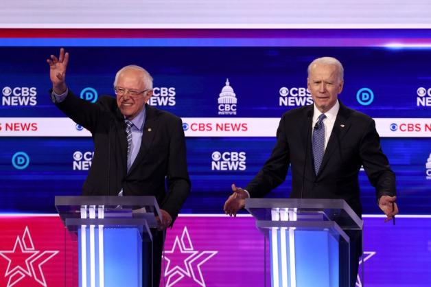 Auf der Bühne glänzt Bernie Sanders rhetorisch mehr als Joe Biden. Hilft ihm das kommende TV-Duell, die Favoritenrolle zurückzuerobern? Foto: AFP/Win McNamee/Getty Images