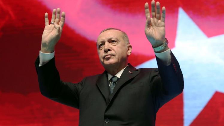Der türkische Präsident Recep Erdogan verschärft den Ton und vergleicht das Vorgehen der Griechen mit Nazi-Methoden. Foto: dpa/Mustafa Kaya