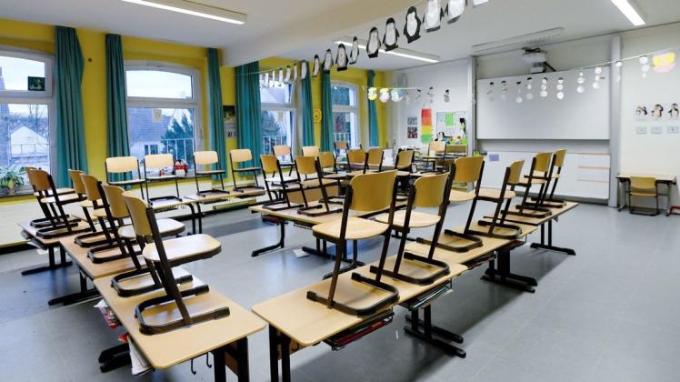 Die Schulen schließen in Niedersachsen ab Montag – darüber wurde am Freitag entschieden. Symbolfoto: dpa/Stefan Sauer