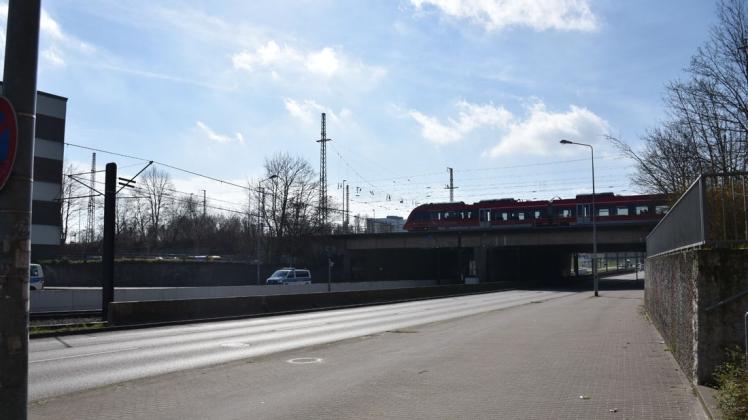 Ab 2021 will die DB Netz AG die S-Bahnbrücke am Goetheplatz abreißen und durch einen Neubau ersetzen.