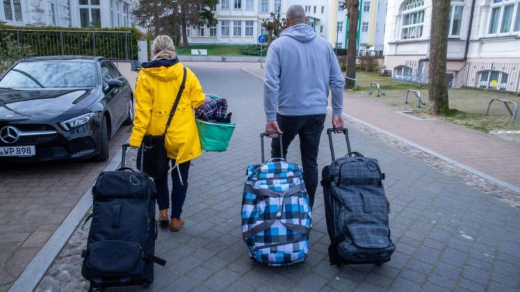 Touristen müssen bis spätestens 25. März das Emsland verlassen. Symbolfoto: Jens Büttner/dpa