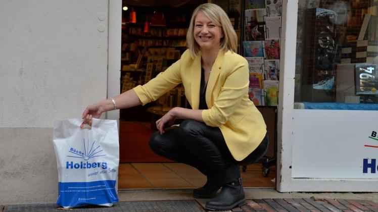 Auch Andrea Salomon, Inhaberin der Buchhandlung Holzberg, beteiligt sich an „Lingen liefert“. 