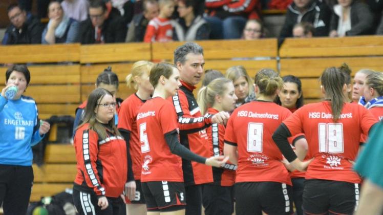Die Handballerinnen der HSG Delmenhorst müssen ebenso wie alle Nachbarclubs abwarten, ob die Saison weiter geht oder wie sie gewertet wird. Foto: Daniel Niebuhr