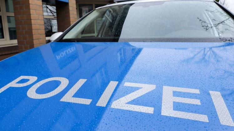 Die Polizei musste in Delmenhorst, im Landkreis Oldenburg und im Landkreis Wesermarsch mehrfach eingreifen, um die Schutzmaßnahmen gegen die Ausbreitung des Coronavirus durchzusetzen. Symbolfoto: Jörn Martens Die Polizei musste in Delmenhorst, im Landkreis Oldenburg und im Landkreis Wesermarsch mehrfach eingreifen, um die Schutzmaßnahmen gegen die Ausbreitung des Coronavirus durchzusetzen. Symbolfoto: Jörn Martens
