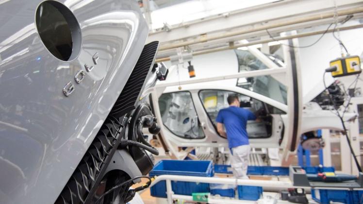Nicht nur große Konzerne wie etwa Volkswagen können in einer Krise Kurzarbeit beantragen. Foto: dpa/Julian Stratenschulte