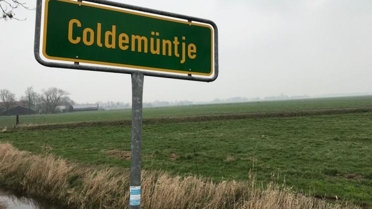 In Coldemüntje, einer Bauernschaft zwischen Midling-Mark und Völlen (Gemeinde Westoverledingen) soll ein Tidepolder gebaut werden. Das Projekt im Rahmen des Masterplan Ems kostet fast zehn Millionen Euro. Foto: Daniel Gonzalez-Tepper In Coldemüntje, einer Bauernschaft zwischen Midling-Mark und Völlen (Gemeinde Westoverledingen) soll ein Tidepolder gebaut werden. Das Projekt im Rahmen des Masterplan Ems kostet fast zehn Millionen Euro. Foto: Daniel Gonzalez-Tepper