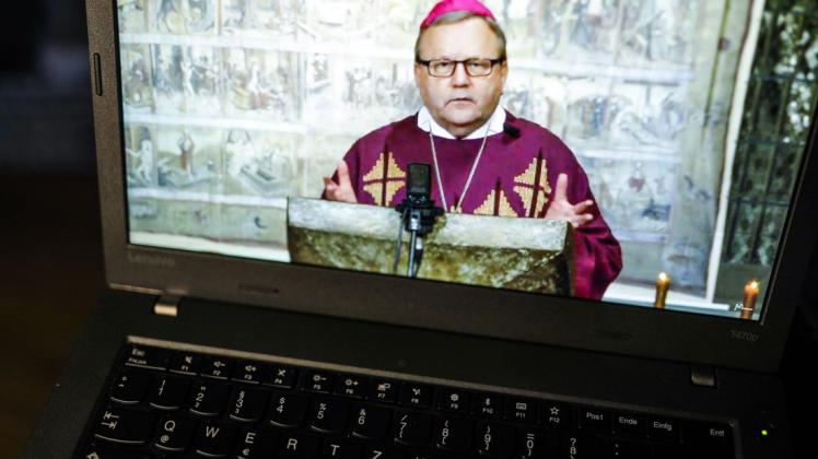 Messen per Livestream wie hier mit Bischof Franz-Josef Bode will zu Ostern auch die Pfarreiengemeinschaft Ankum-Eggermühlen-Kettenkamp übertragen. Foto: Michael Gründel Messen per Livestream wie hier mit Bischof Franz-Josef Bode will zu Ostern auch die Pfarreiengemeinschaft Ankum-Eggermühlen-Kettenkamp übertragen. Foto: Michael Gründel