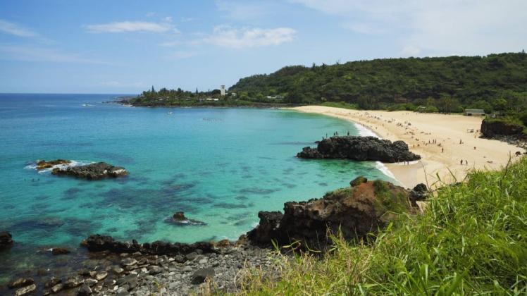 Die Waimea Bay auf Hawaii ist einer der Sehnsuchtsorte auf der Welt, der auch per Webcam erreichbar ist. Foto: imago images/Design Pics Die Waimea Bay auf Hawaii ist einer der Sehnsuchtsorte auf der Welt, der auch per Webcam erreichbar ist. Foto: imago images/Design Pics